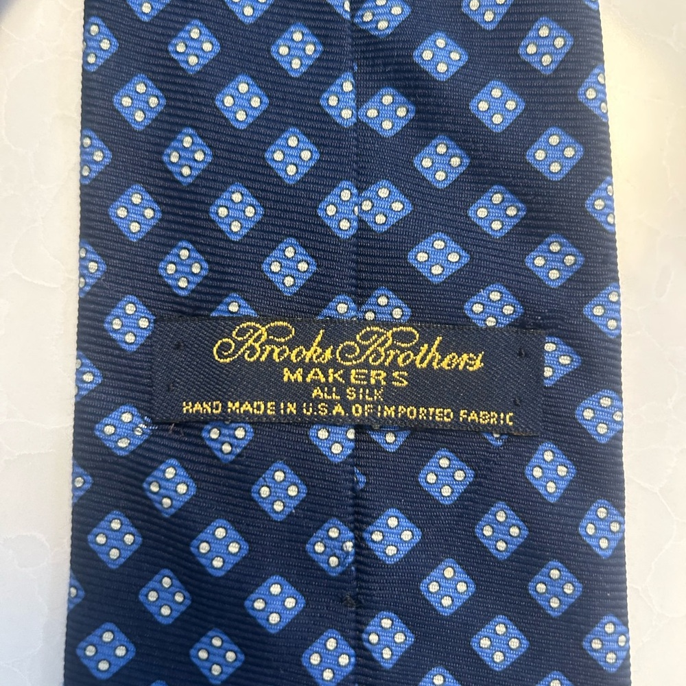 Lot of 2 Brooks Brothers Blue and Brown Ties. Excellent condition! - Picture 4 of 5